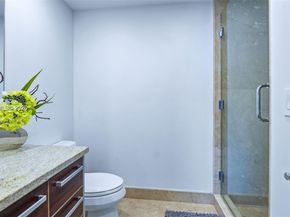 185 SW 7 th street 2911, Miami FL 33130