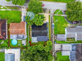 907 N Park Rd, Hollywood FL 33021