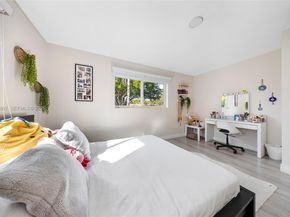 907 N Park Rd, Hollywood FL 33021