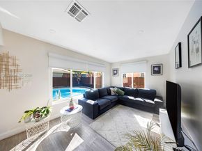 907 N Park Rd, Hollywood FL 33021