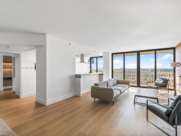 2000 Island Blvd 903, Aventura FL 33160