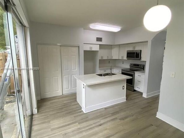 8755 SW 152nd Ave 166, Miami FL 33193