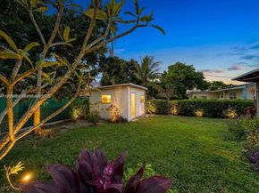 1140 NE 204th St, Miami FL 33179