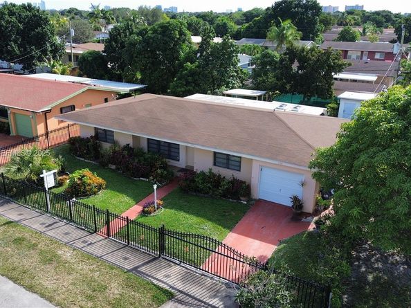 1140 NE 204th St, Miami FL 33179