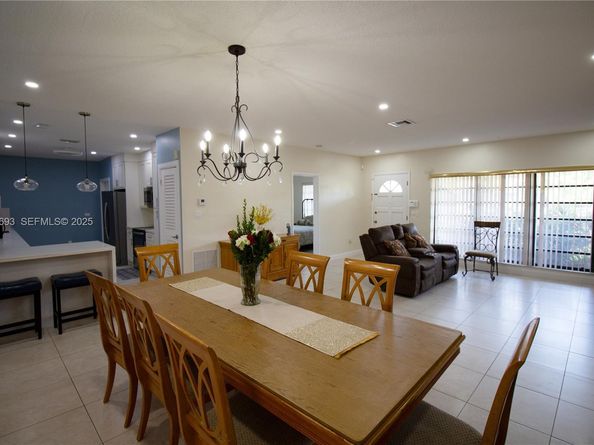 1140 NE 204th St, Miami FL 33179