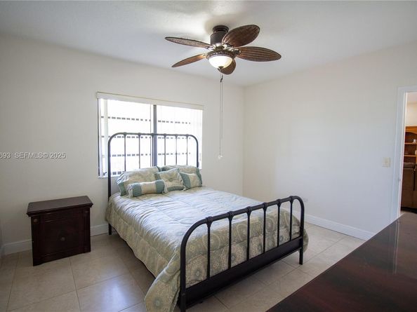 1140 NE 204th St, Miami FL 33179