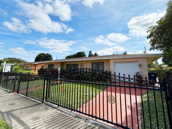 1140 NE 204th St, Miami FL 33179
