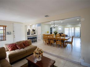 1140 NE 204th St, Miami FL 33179