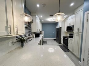 1140 NE 204th St, Miami FL 33179