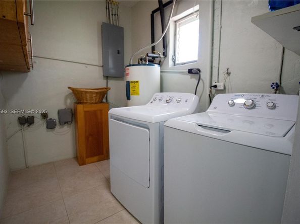 1140 NE 204th St, Miami FL 33179