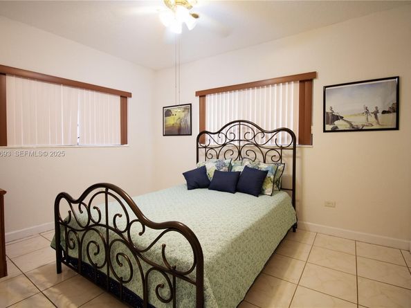 1140 NE 204th St, Miami FL 33179