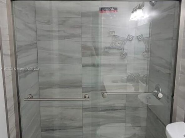 637 NW 157th Ln, Pembroke Pines FL 33028