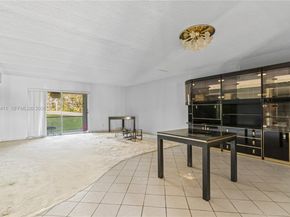 271 S Hollybrook Dr 51106, Pembroke Pines FL 33025