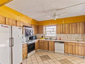 271 S Hollybrook Dr 51106, Pembroke Pines FL 33025