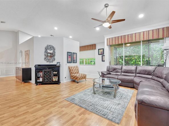 12442 NW 10th Ct C14, Coral Springs FL 33071