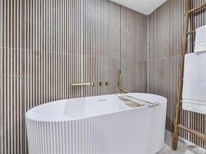 1717 N Bayshore Dr A3755, Miami FL 33132