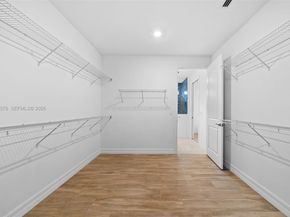 2715 Primrose Pl, Oakland Park FL 33309