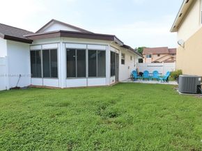 9740 SW 13th St, Pembroke Pines FL 33025