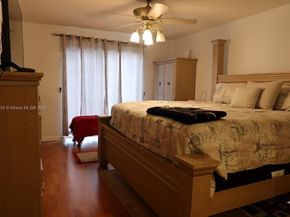 9740 SW 13th St, Pembroke Pines FL 33025