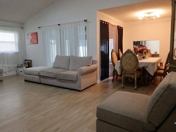 9740 SW 13th St, Pembroke Pines FL 33025