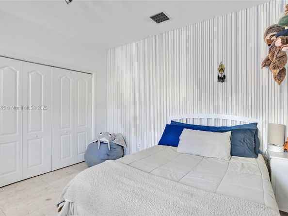 18450 NE 30th Pl, Aventura FL 33160