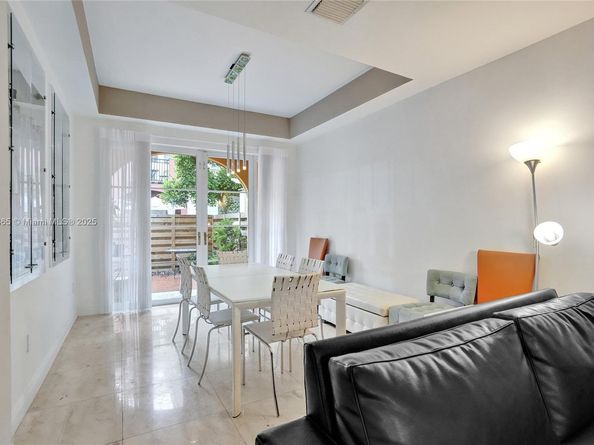 18450 NE 30th Pl, Aventura FL 33160