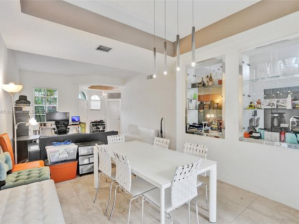 18450 NE 30th Pl, Aventura FL 33160