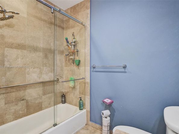 18450 NE 30th Pl, Aventura FL 33160