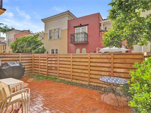 18450 NE 30th Pl, Aventura FL 33160