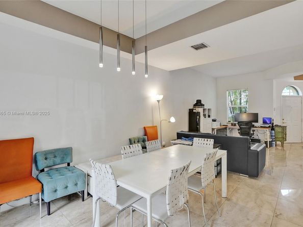 18450 NE 30th Pl, Aventura FL 33160