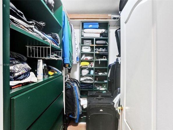 18450 NE 30th Pl, Aventura FL 33160