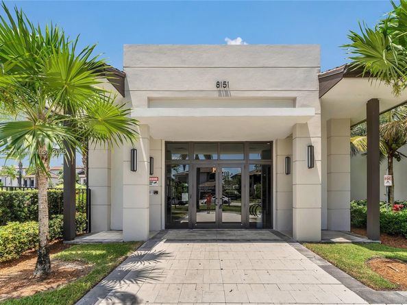 8279 NW 43rd St, Doral FL 33166