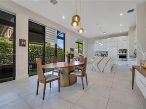 8279 NW 43rd St, Doral FL 33166