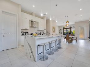 8279 NW 43rd St, Doral FL 33166