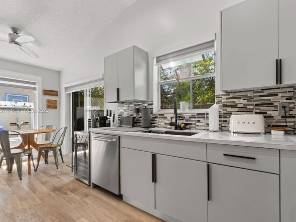 18266 NW 6th St, Pembroke Pines FL 33029