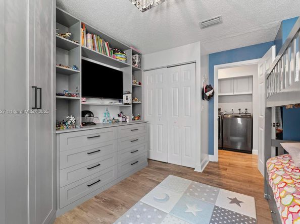 18266 NW 6th St, Pembroke Pines FL 33029