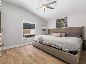 18266 NW 6th St, Pembroke Pines FL 33029