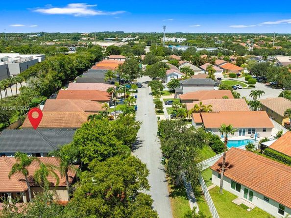 18266 NW 6th St, Pembroke Pines FL 33029