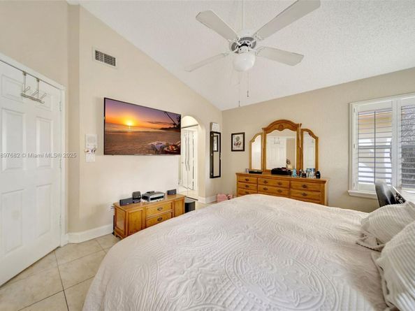 1653 SW 158th Ter, Pembroke Pines FL 33027