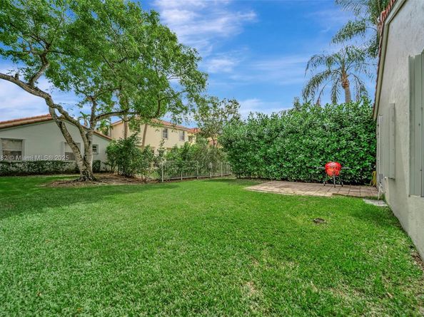 1653 SW 158th Ter, Pembroke Pines FL 33027