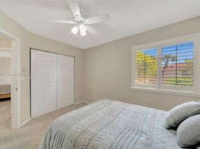 1653 SW 158th Ter, Pembroke Pines FL 33027