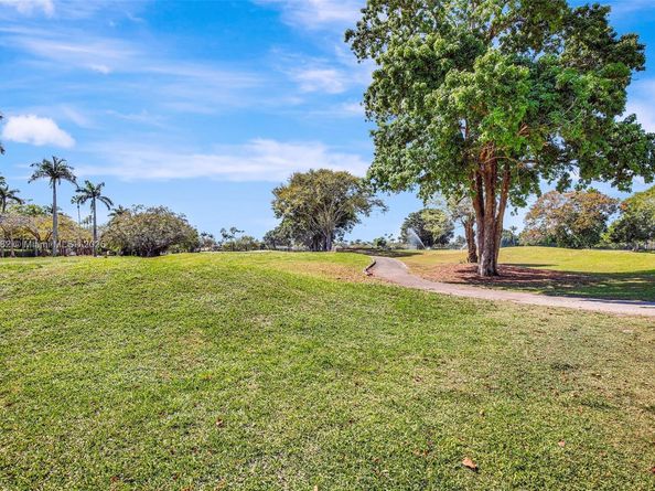 1653 SW 158th Ter, Pembroke Pines FL 33027