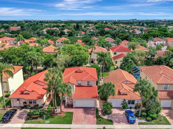 1653 SW 158th Ter, Pembroke Pines FL 33027