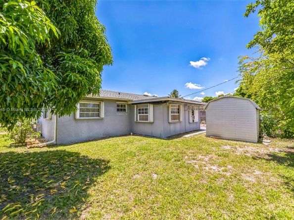 6701 NW 6th St, Margate FL 33063