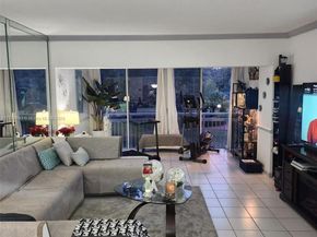4400 Hillcrest Dr 215B, Hollywood FL 33021