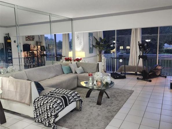 4400 Hillcrest Dr 215B, Hollywood FL 33021