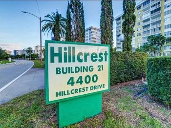 4400 Hillcrest Dr