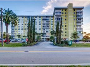 4400 Hillcrest Dr 215B, Hollywood FL 33021