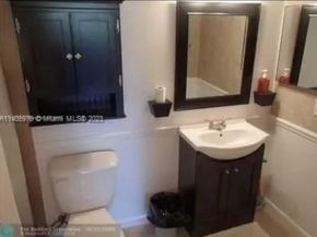 4400 Hillcrest Dr 215B, Hollywood FL 33021