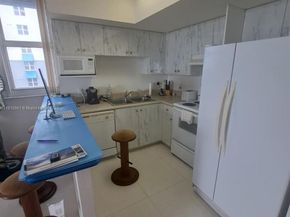 5085 NW 7th St 602, Miami FL 33126